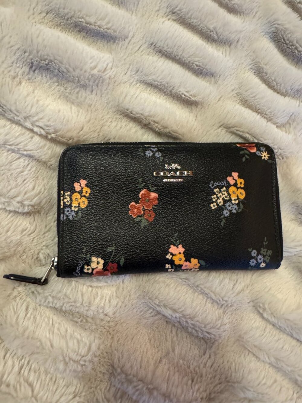 Coach Medium Corner Zip Wallet C0215 Wildflower Floral Chalk